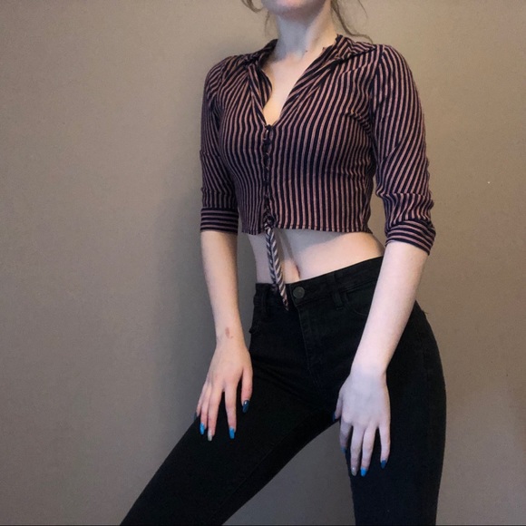 Buttoned Up Striped Crop Top - Picture 4 of 5